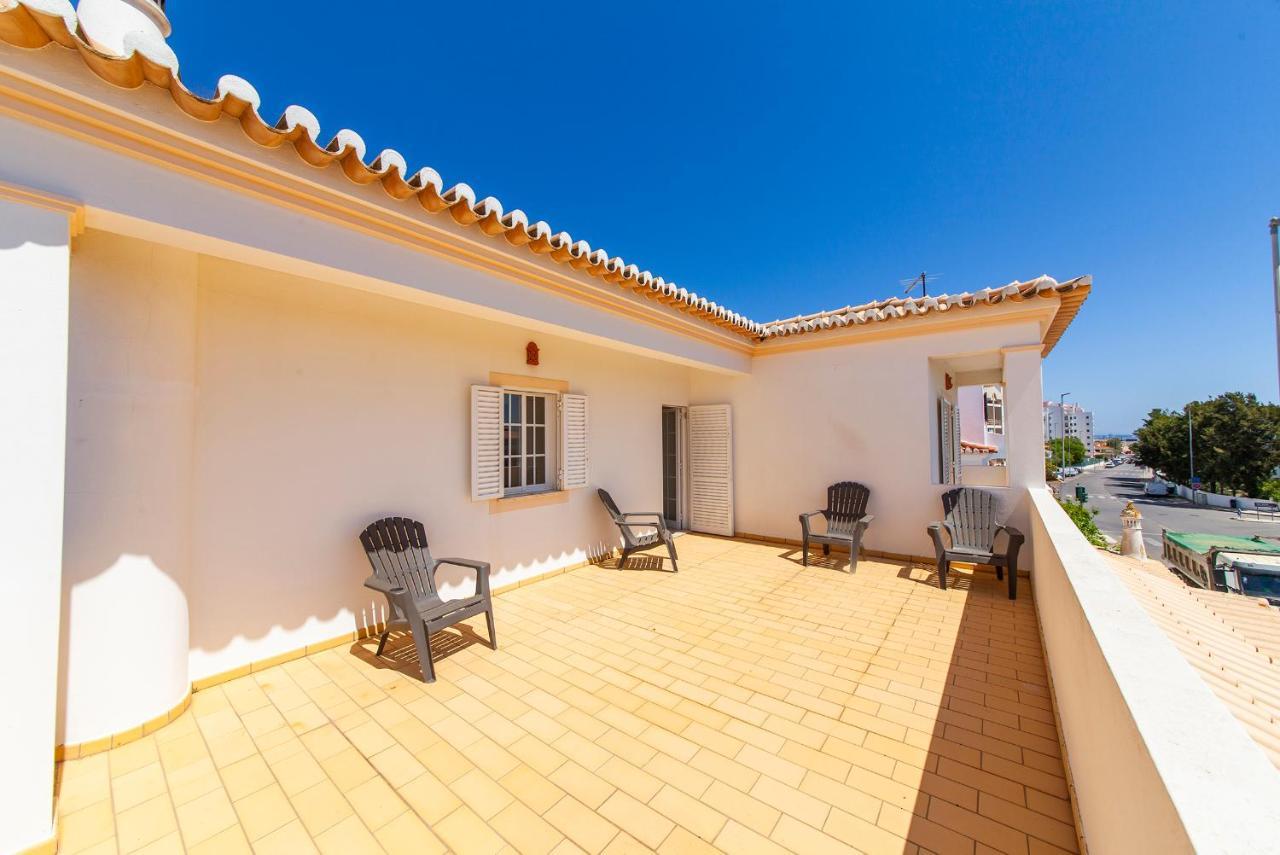 Q - Casa Do Topo Guesthouse ลากอส ภายนอก รูปภาพ