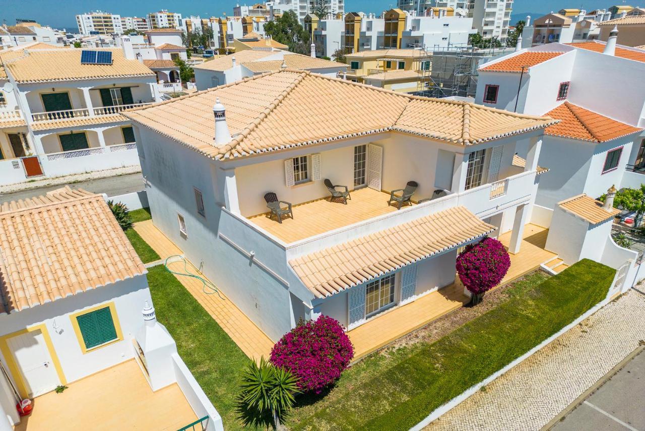 Q - Casa Do Topo Guesthouse ลากอส ภายนอก รูปภาพ