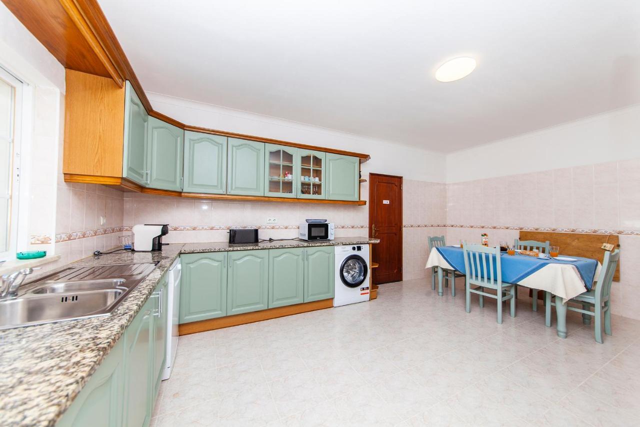 Q - Casa Do Topo Guesthouse ลากอส ภายนอก รูปภาพ