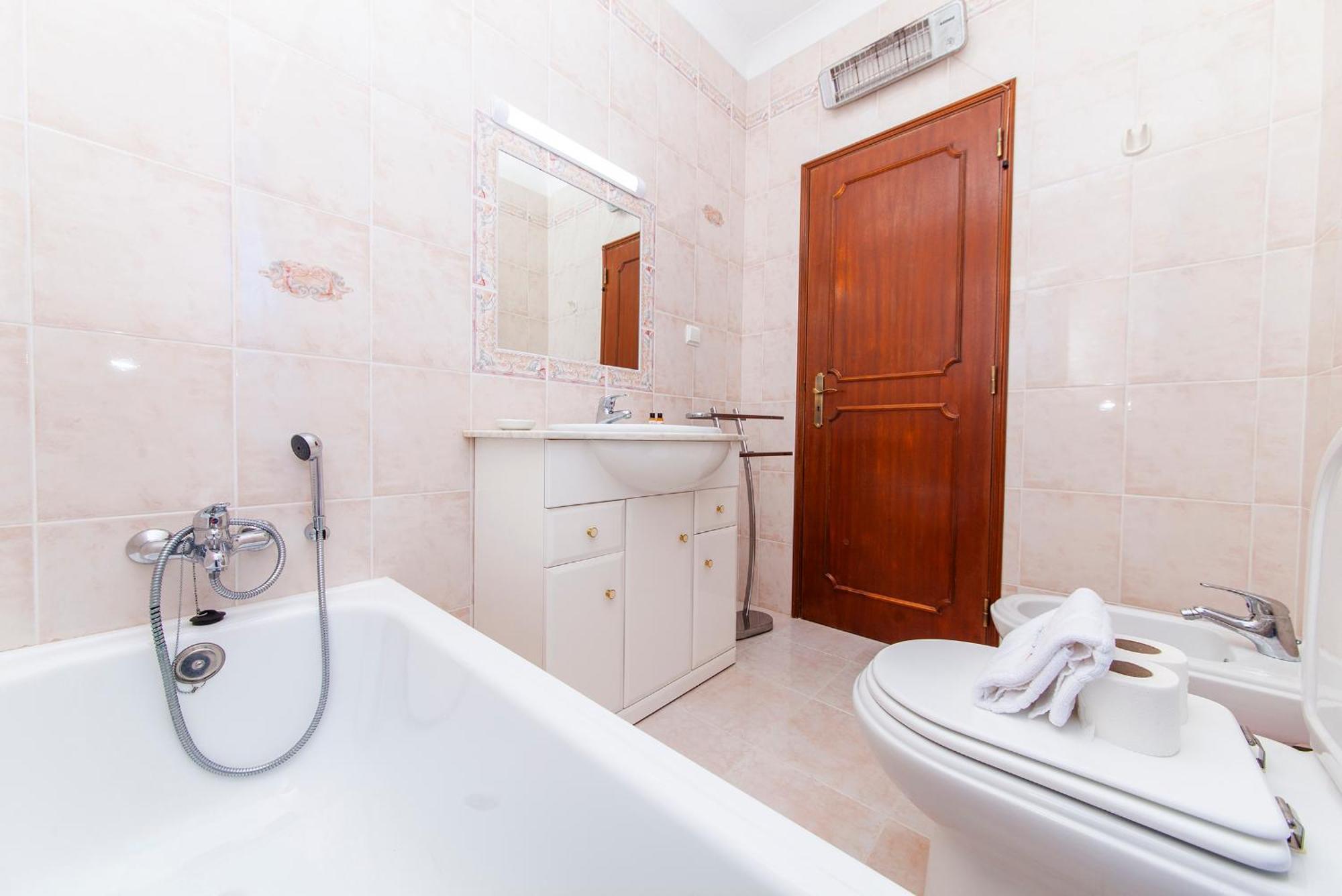Q - Casa Do Topo Guesthouse ลากอส ห้อง รูปภาพ