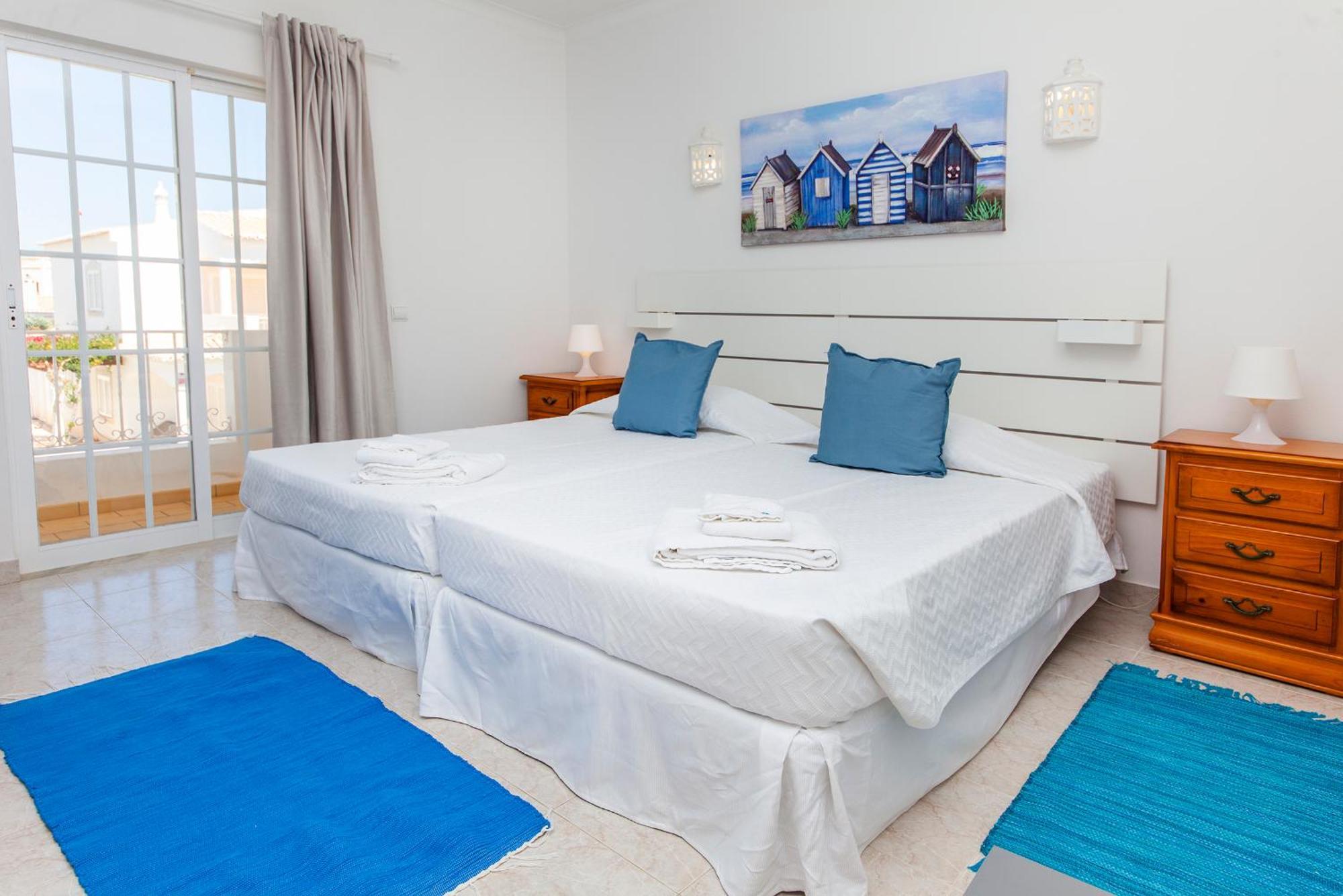 Q - Casa Do Topo Guesthouse ลากอส ห้อง รูปภาพ