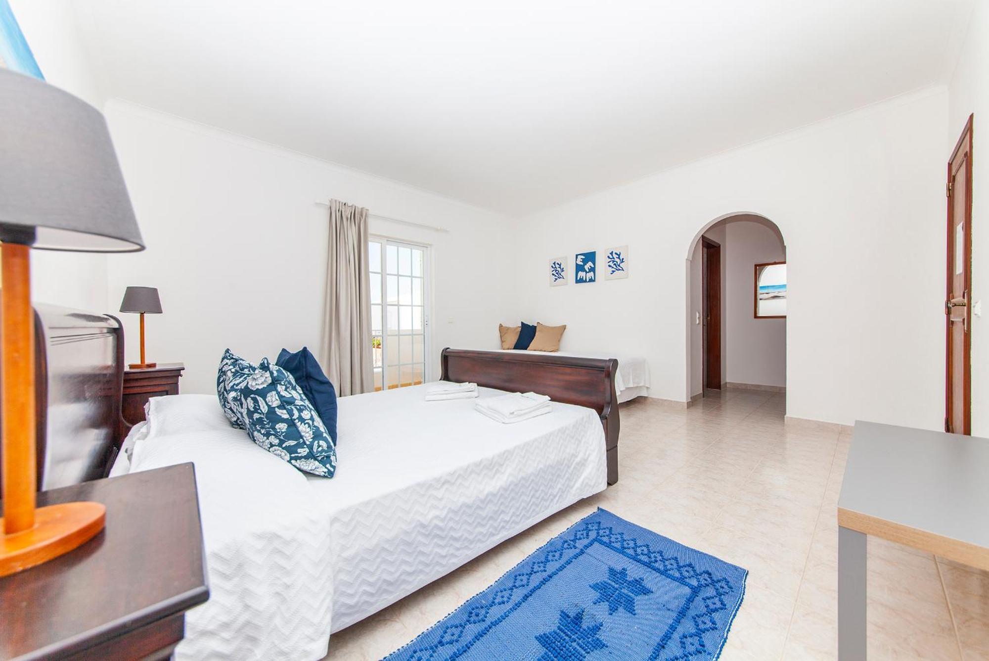 Q - Casa Do Topo Guesthouse ลากอส ห้อง รูปภาพ